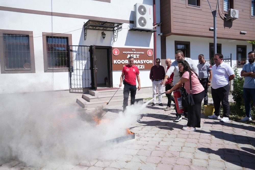 Keçiören Belediyesi personeline afet ve yangın eğitimi