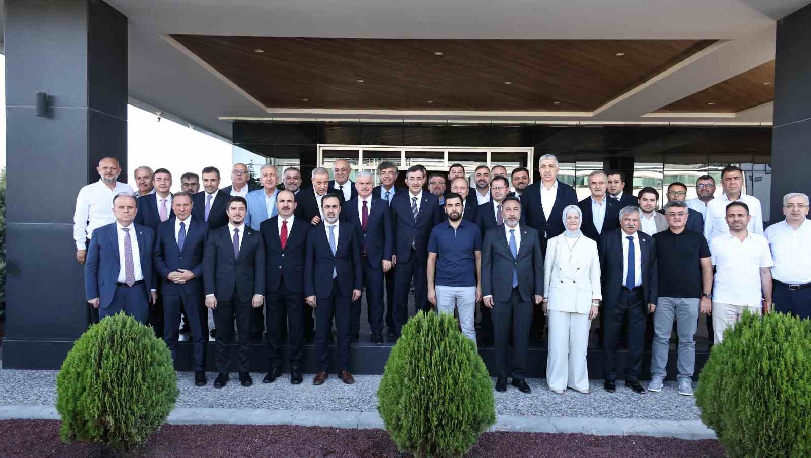 Başkan Büyükeğen, Cumhurbaşkanı Yardımcısı Yılmaz’dan Konya sanayisine destek istedi