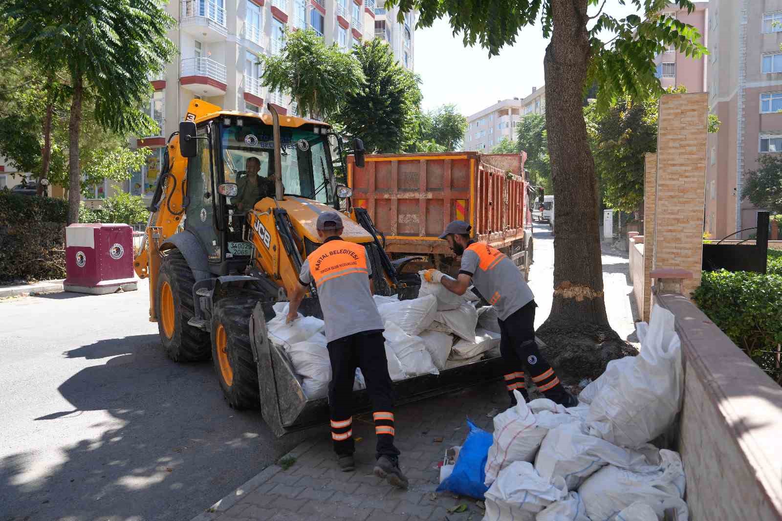 Kartal Belediyesi’nden yaz temizlik seferberliği