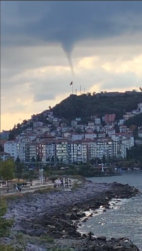 Giresun açıklarında kısa süreli hortum heyecanı yaşandı