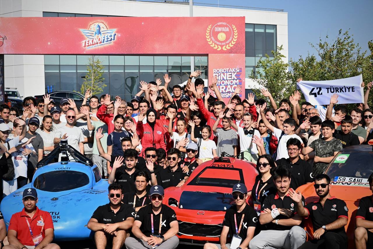 Bakan Kacır’dan TEKNOFEST’e 7’den 77’ye davet: 