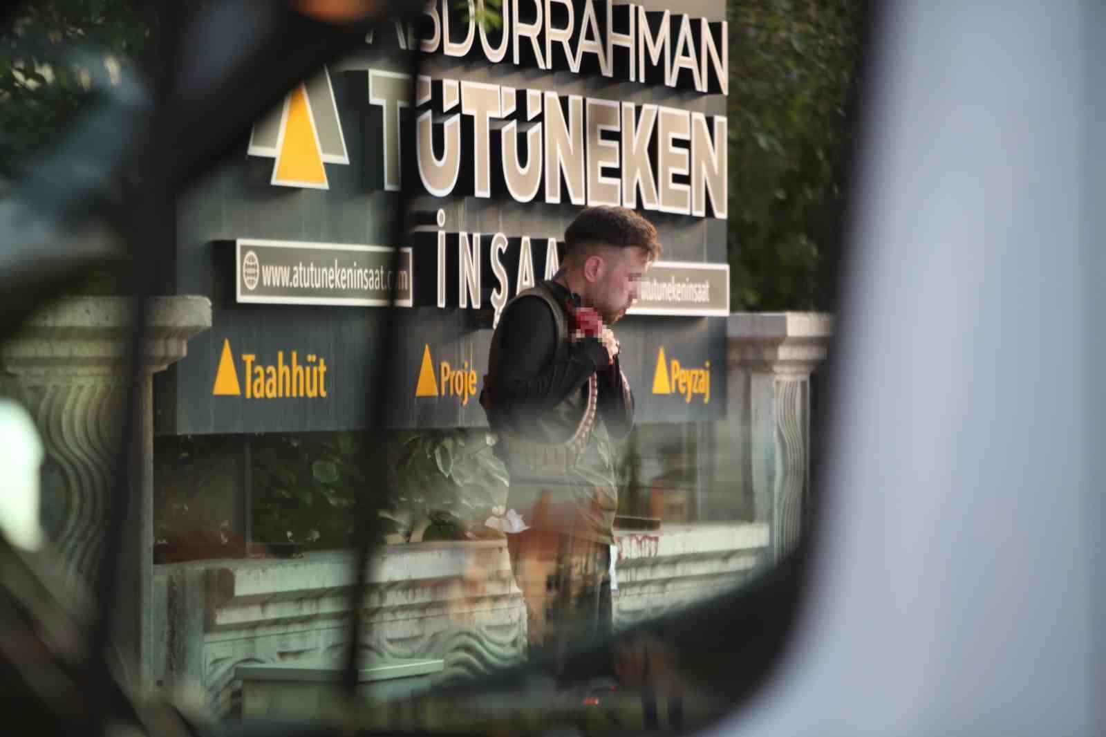 Bıçağı boğazına dayadı, polis ekipleri müdahale etti