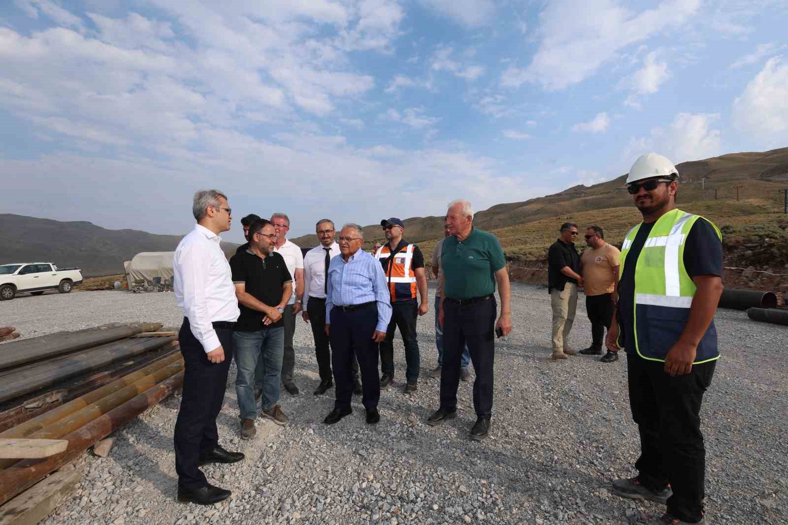 Erciyes’te sıcak su sondaj çalışmaları aralıksız sürüyor