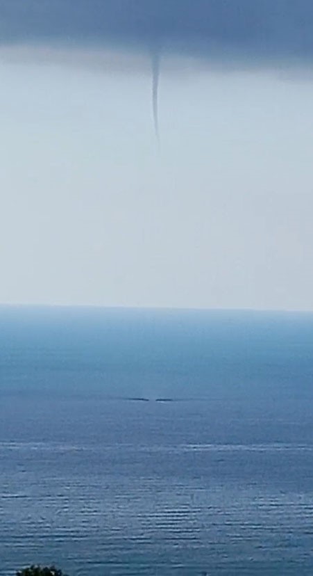 Denizdeki hortumu cep telefonları ile kaydettiler, böyle yorumladılar