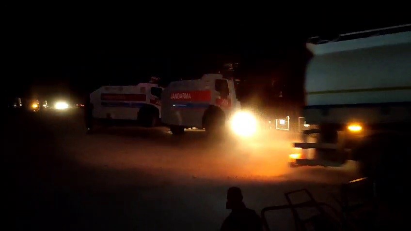 Suriye’de çıkan yangına müdahale için Türkiye’den araç ve personel sevkiyatı sürüyor