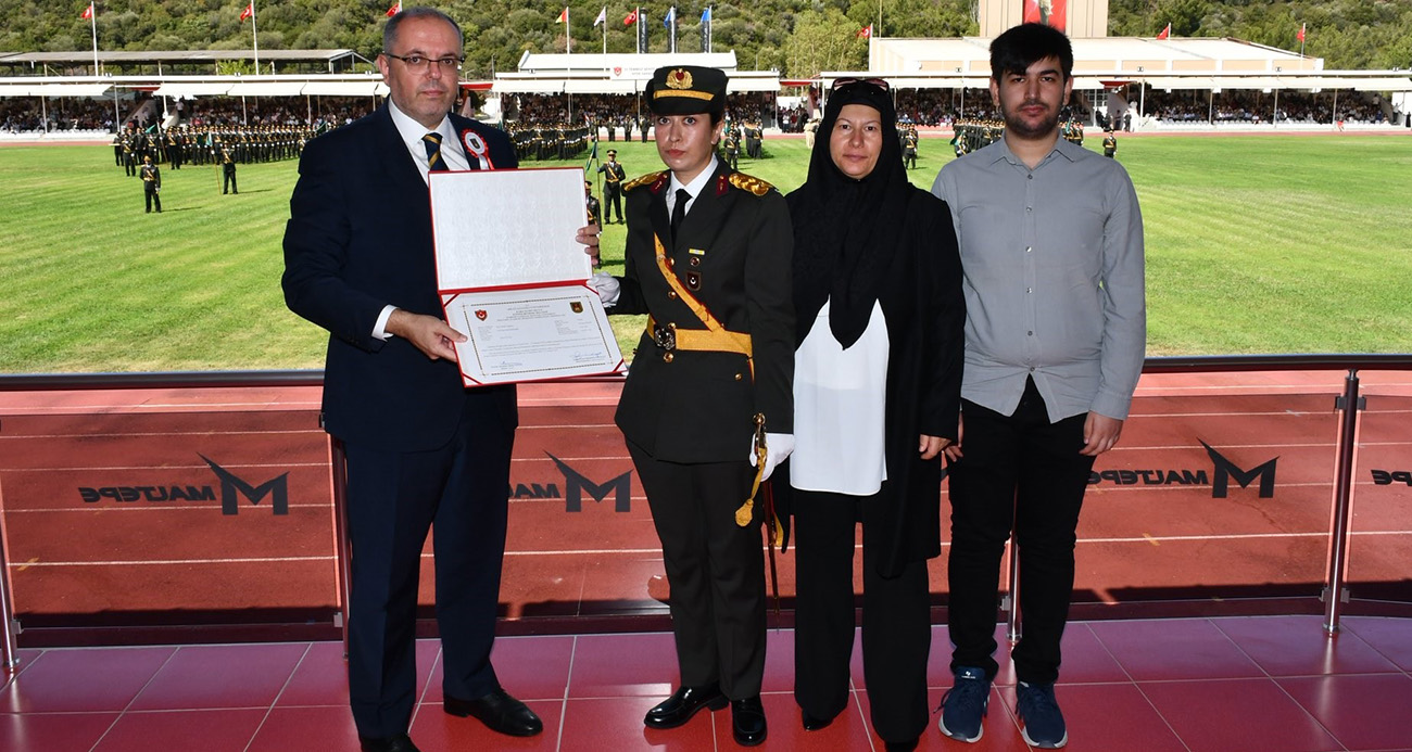 Şehit Ömer Halisdemir’in kızı teğmen oldu