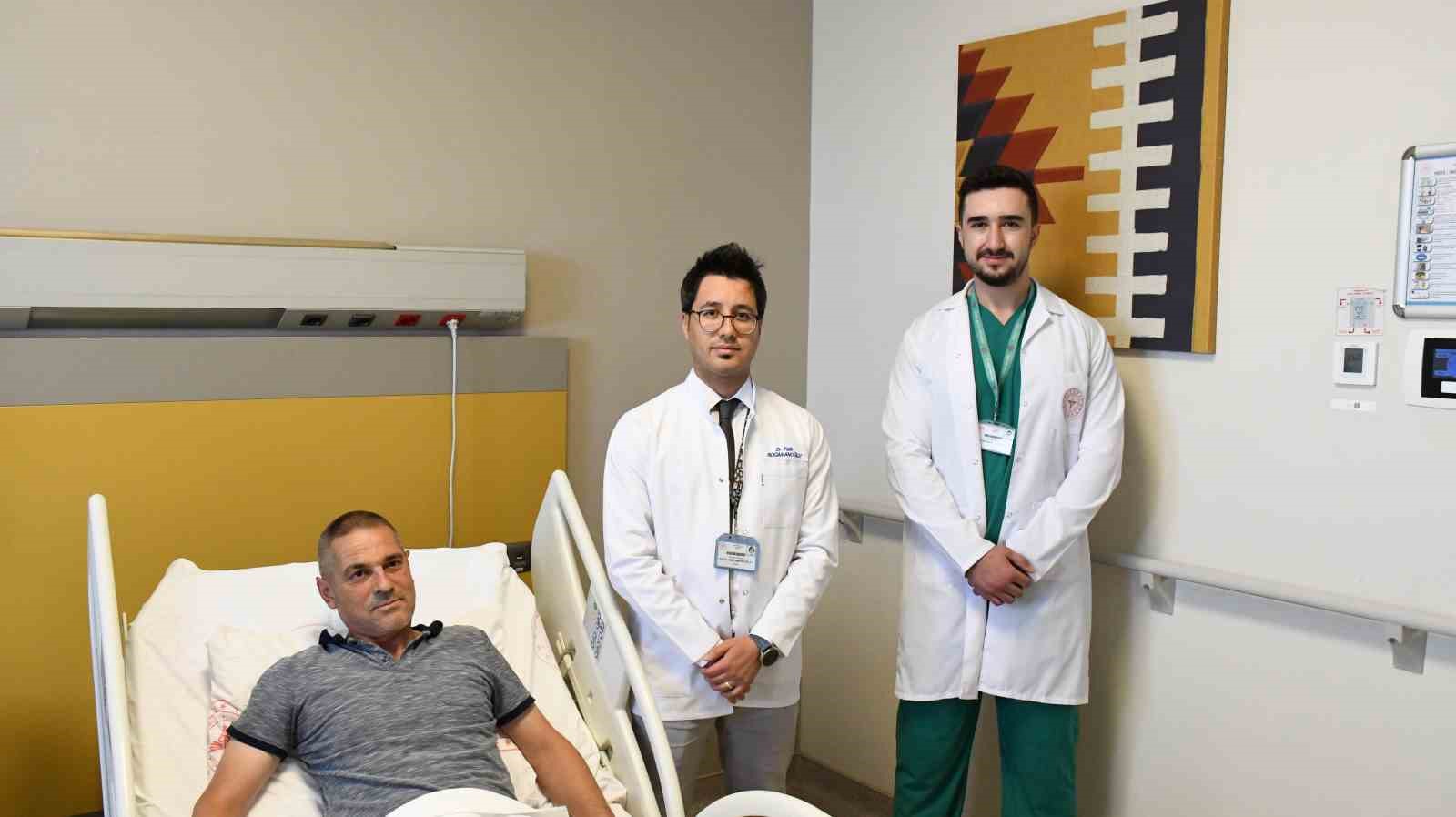 Böbreğinden 100’e yakın taş çıktı