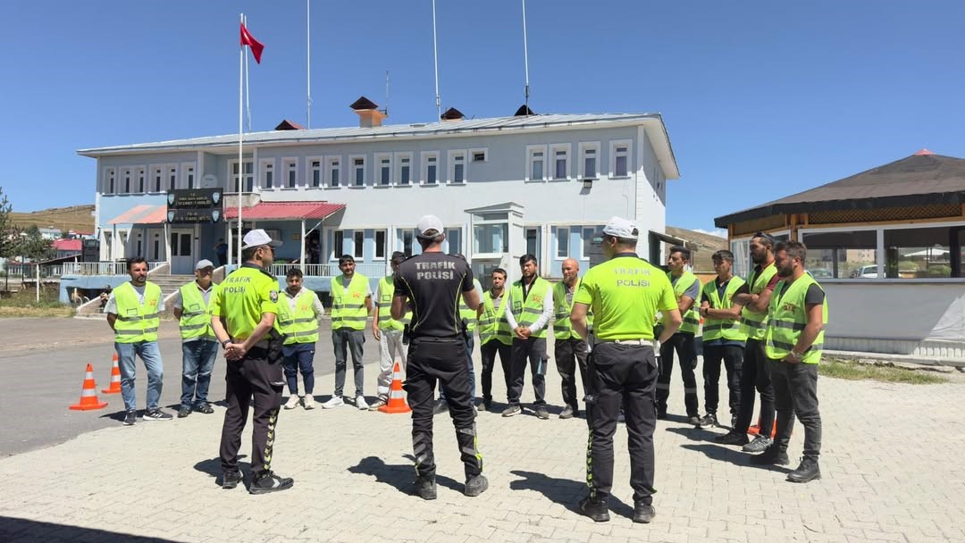 Motosiklet sürücülerine 