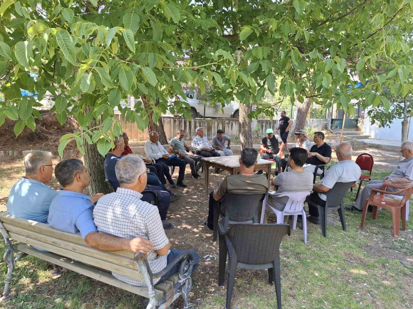 Uşak’ta yeni destekleme modeli ve kuraklık tedbirleri çiftçilere anlatıldı