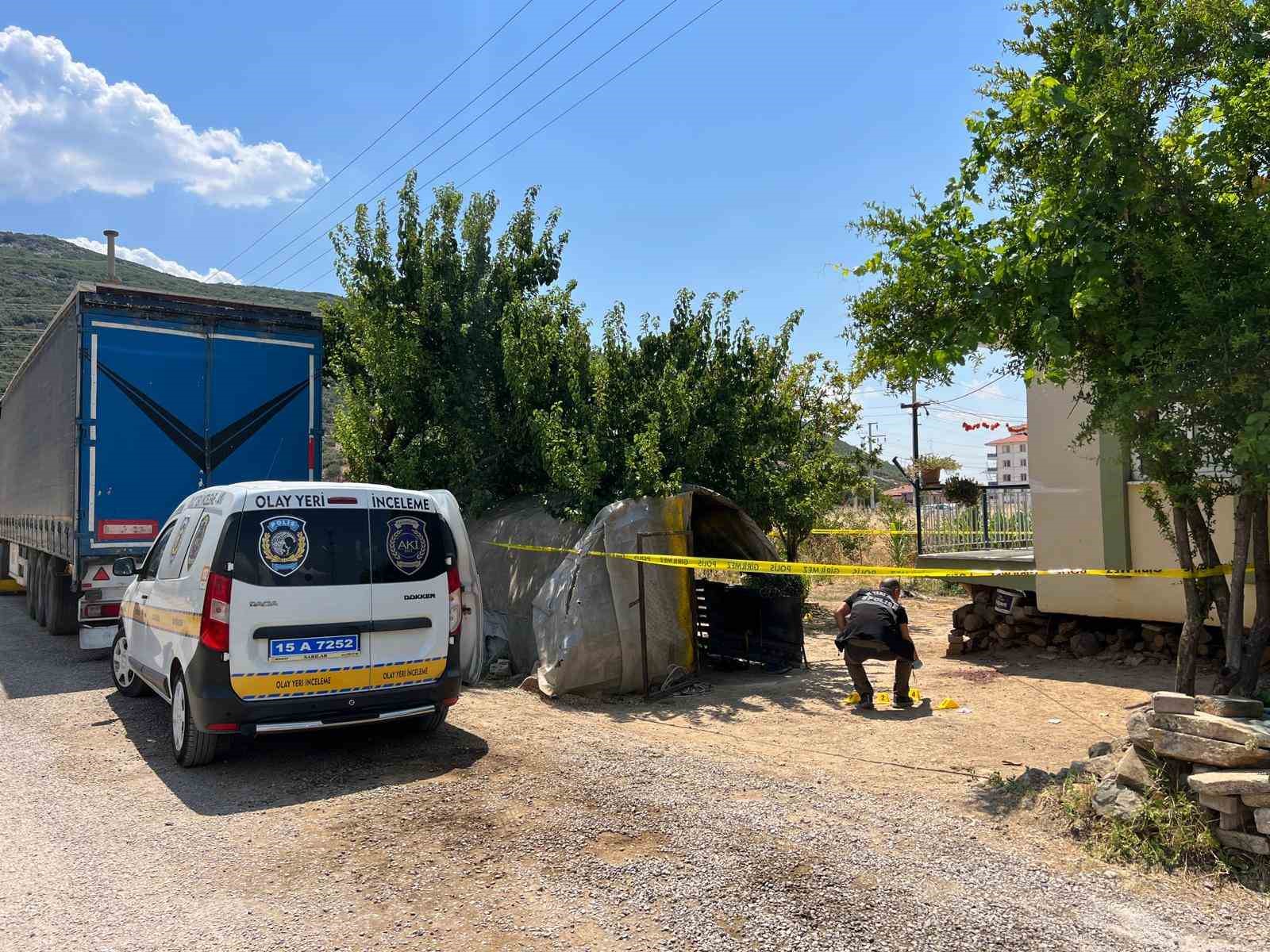 Park tartışmasında damadını tüfekle vurarak öldürdü