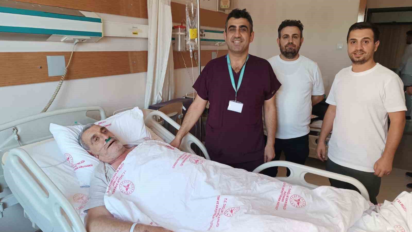 Batman Eğitim ve Araştırma Hastanesi’nde ilk kez uygulanan yapay mesane ameliyatı hastaya şifa oldu