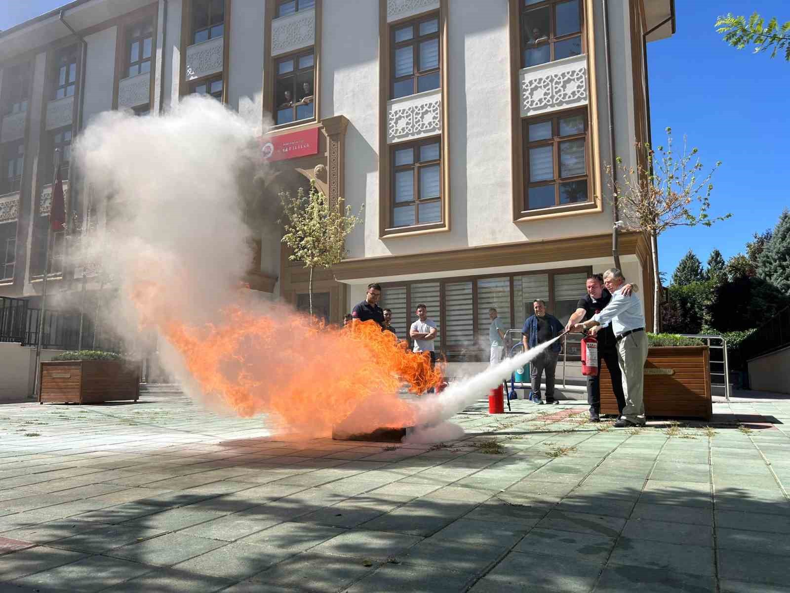 İl Müftülüğü’nde afet ve yangın farkındalık eğitimi