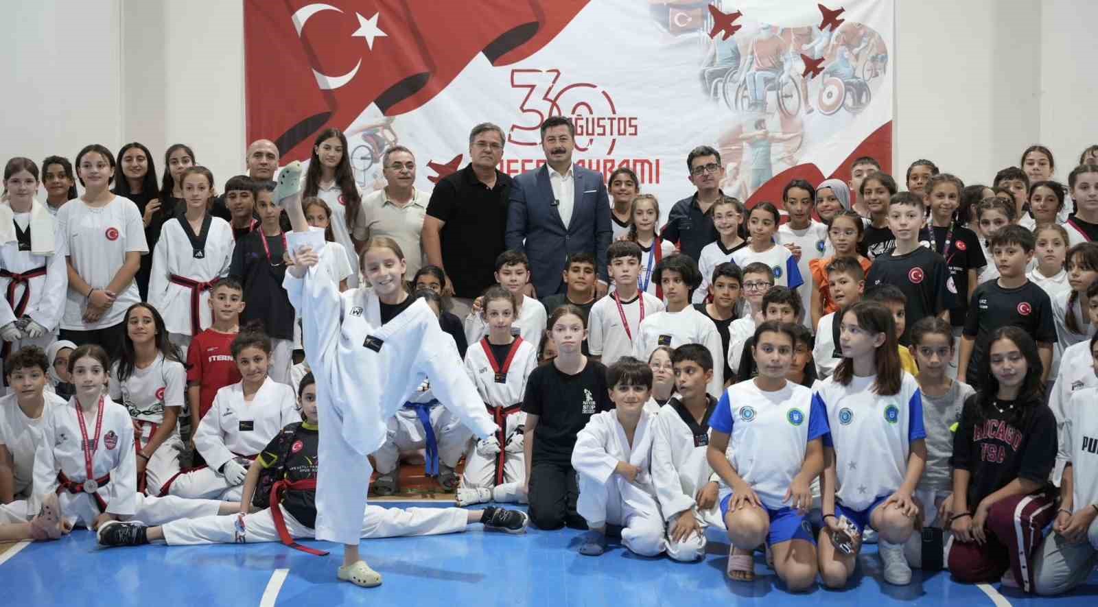 Minikler Taekwondo Şampiyonası Yenişehir’de yapıldı