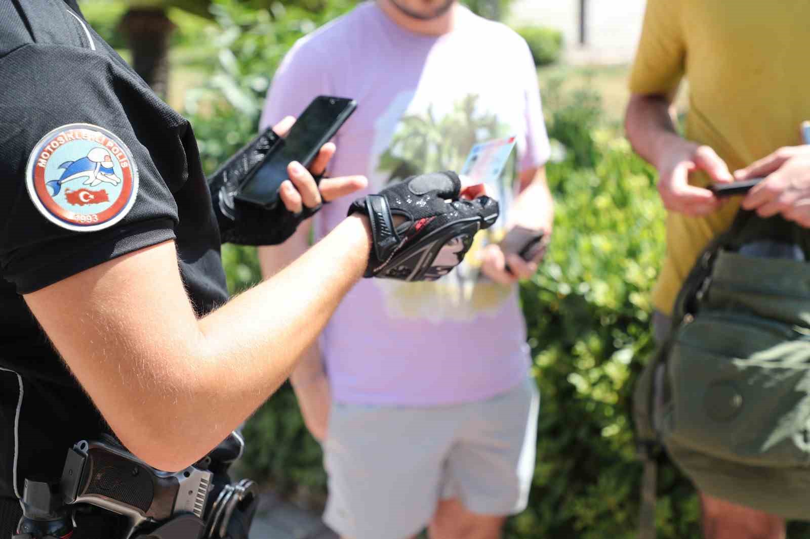 Antalya’da yunus timleri son 2 haftada 158 şüpheliyi yakaladı