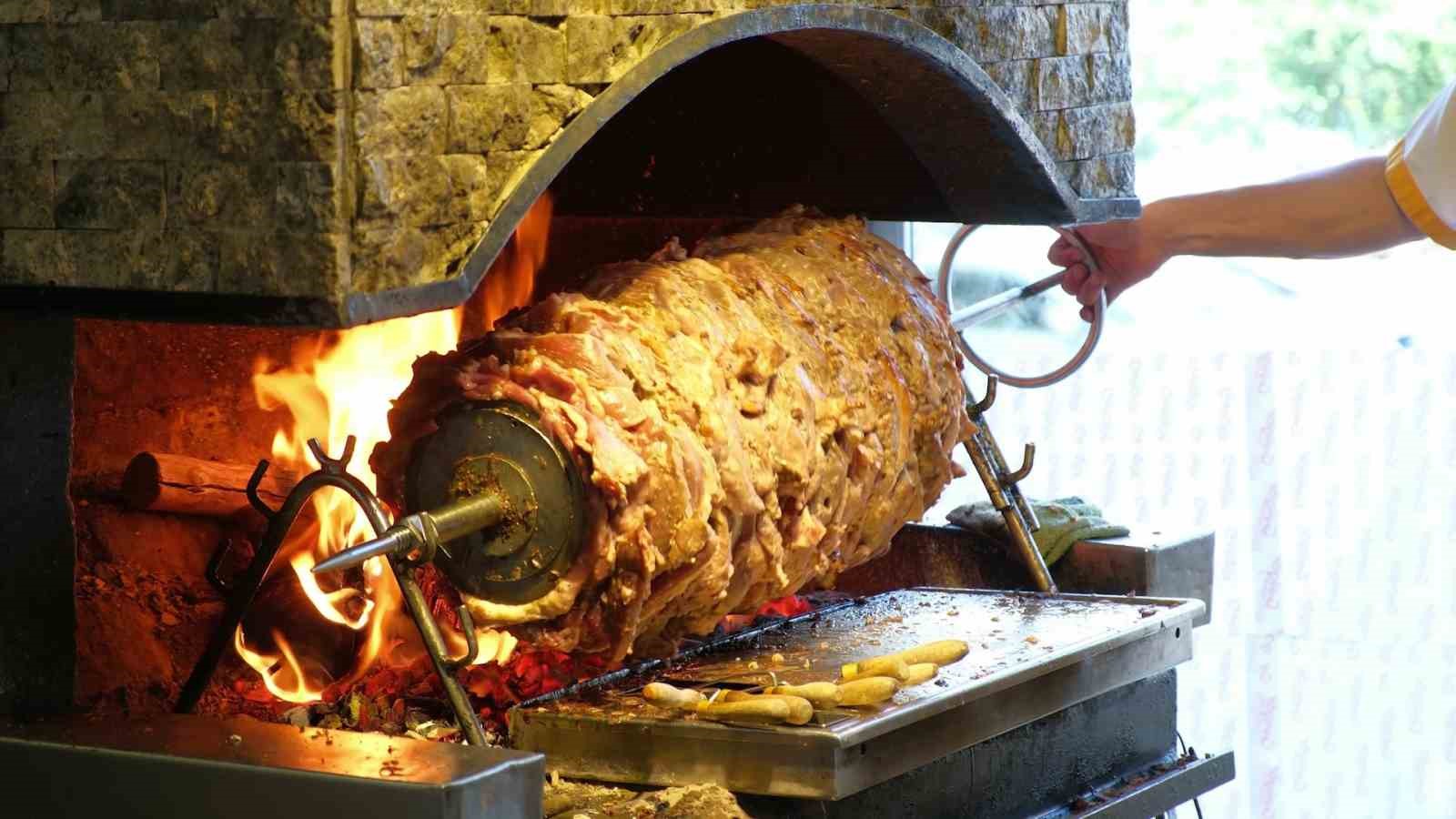Erzurum Kültür Yolu Festivali’nde Cağ Kebabı satış rekoru kırdı