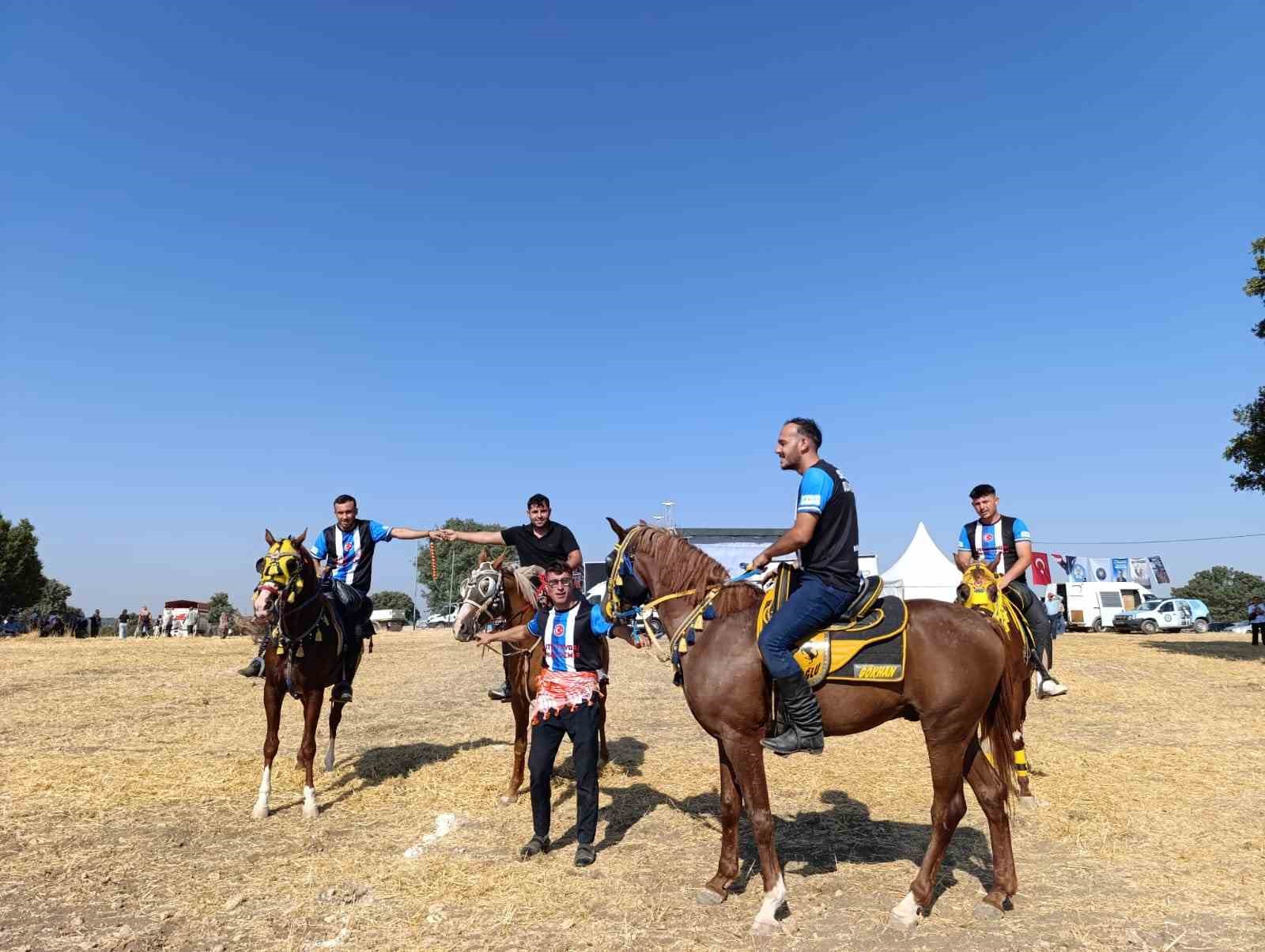 Manisa’da Yörük Şenliği renkli görüntülere sahne oldu
