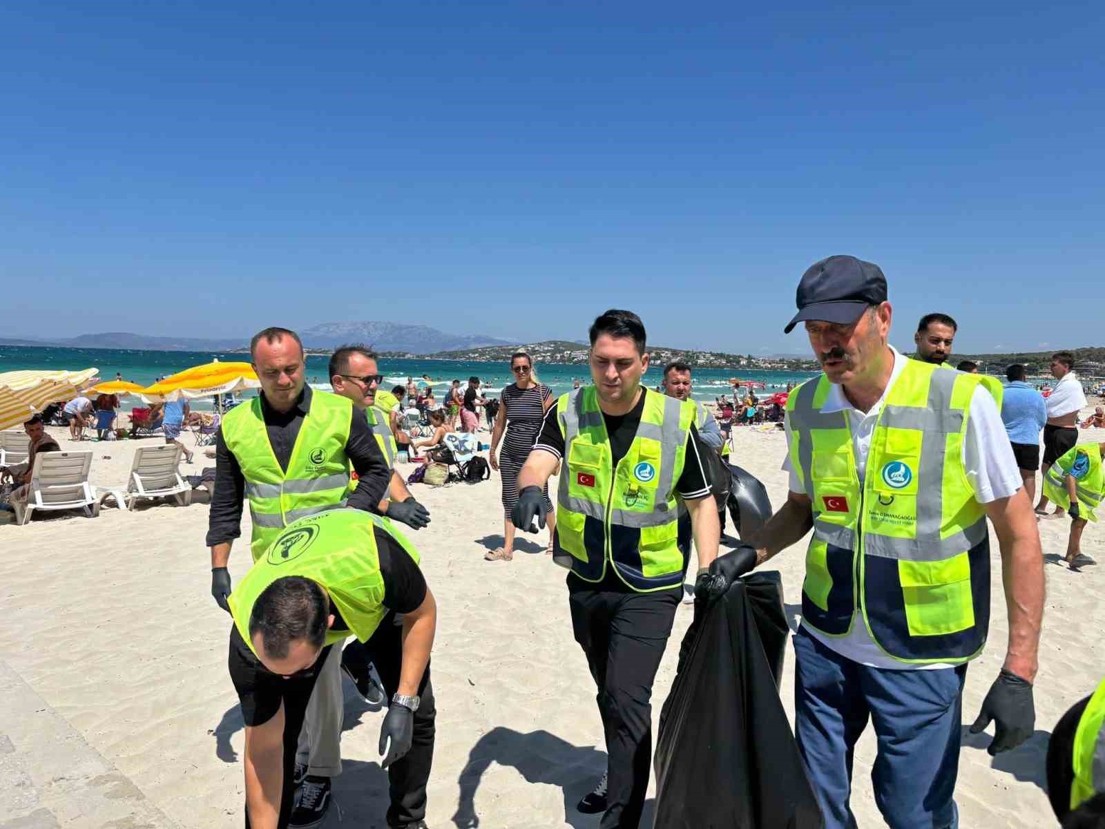 Ülkü Ocakları’ndan İzmir sahillerinde çevre temizliği