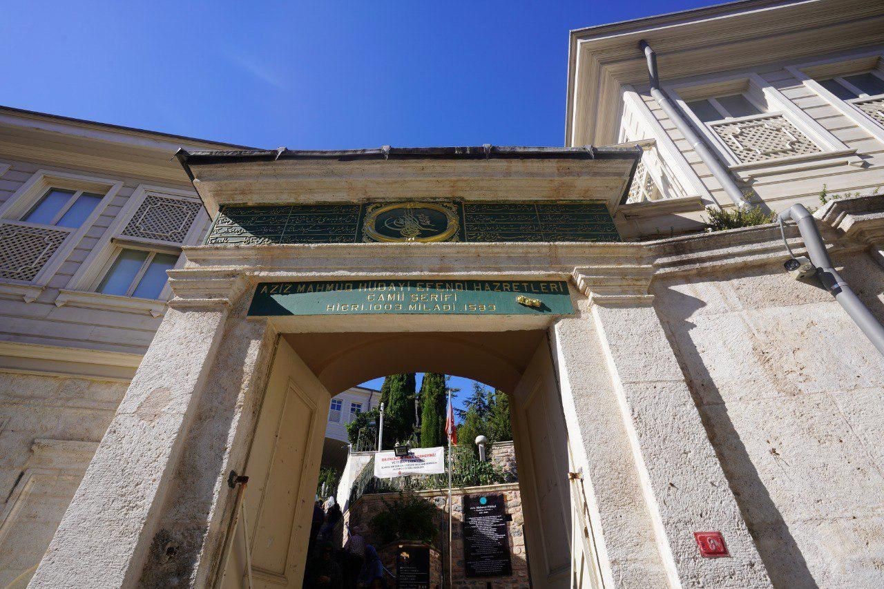 Fatih Belediyesi’nden vatandaşlara Boğaz’ın Manevi Muhafızları Türbe Gezisi