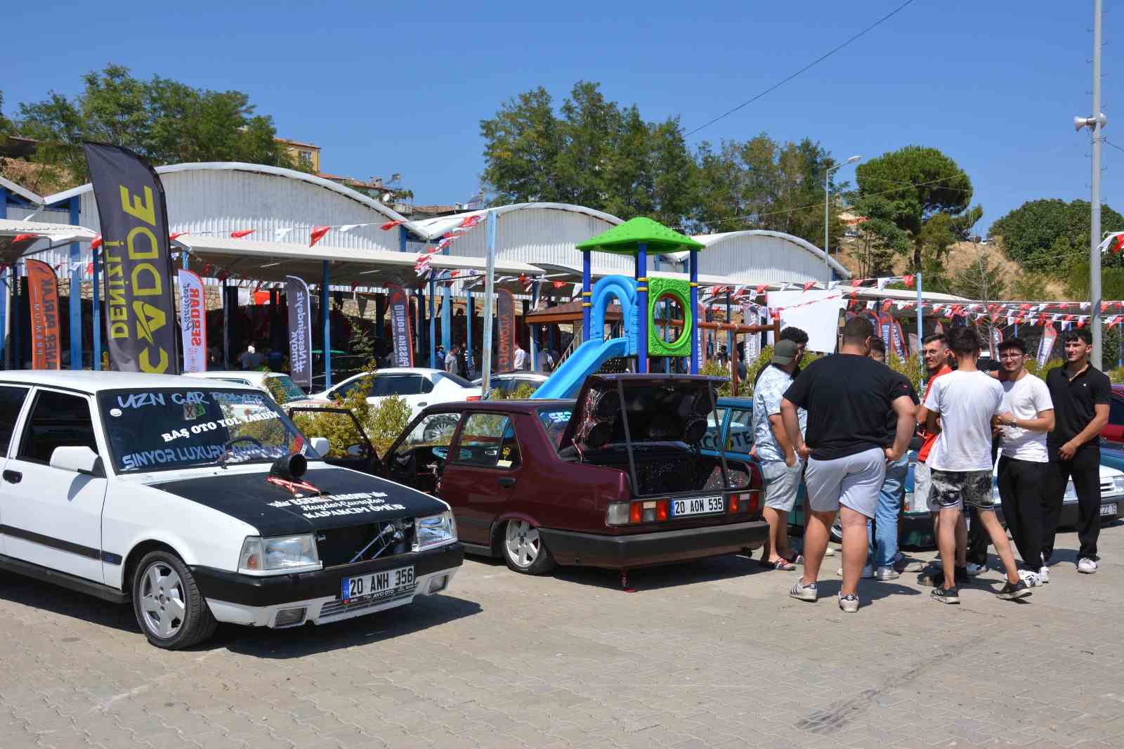 Babadağ modifiyeli araçlarla renklendi