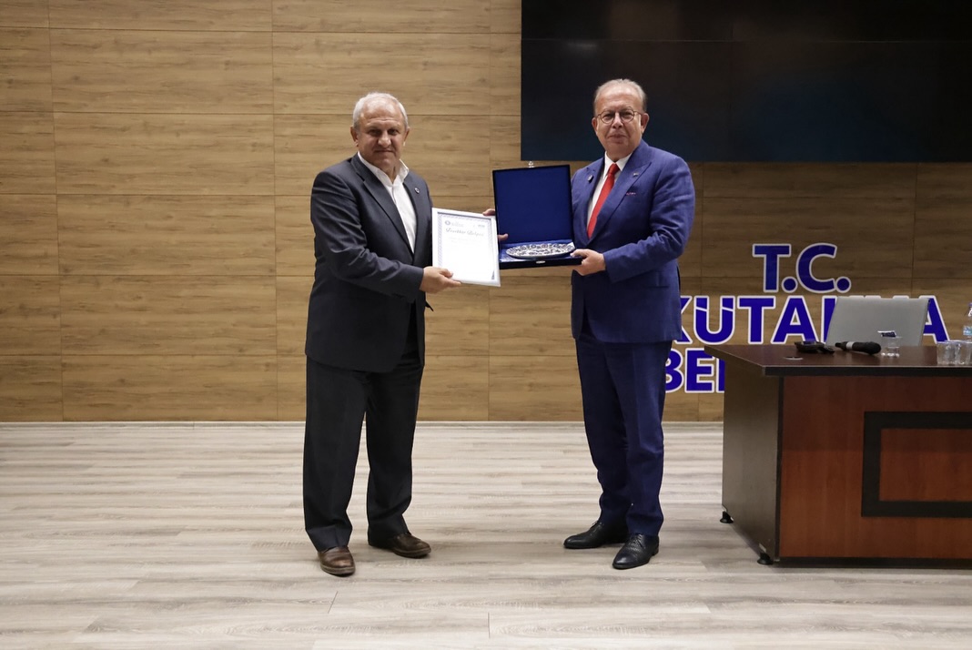 Kütahya Belediyesi’nden Zafer Haftası’nda Cihat Yaycı konferansı