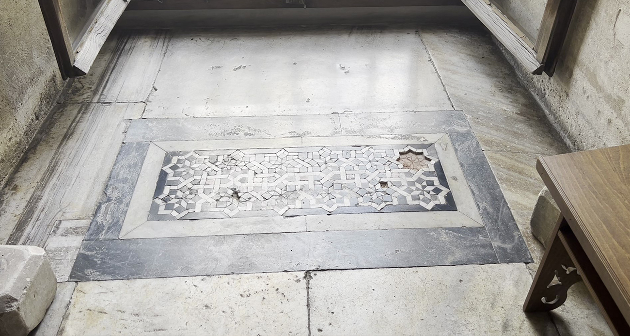 Tarihi Süleymaniye Camii’nde hırsızlık!