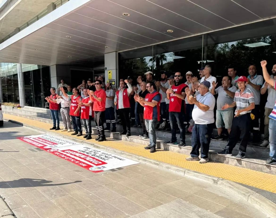 Karşıyaka Belediyesi’nde sular durulmuyor: İşçiler de memurlar da grevde