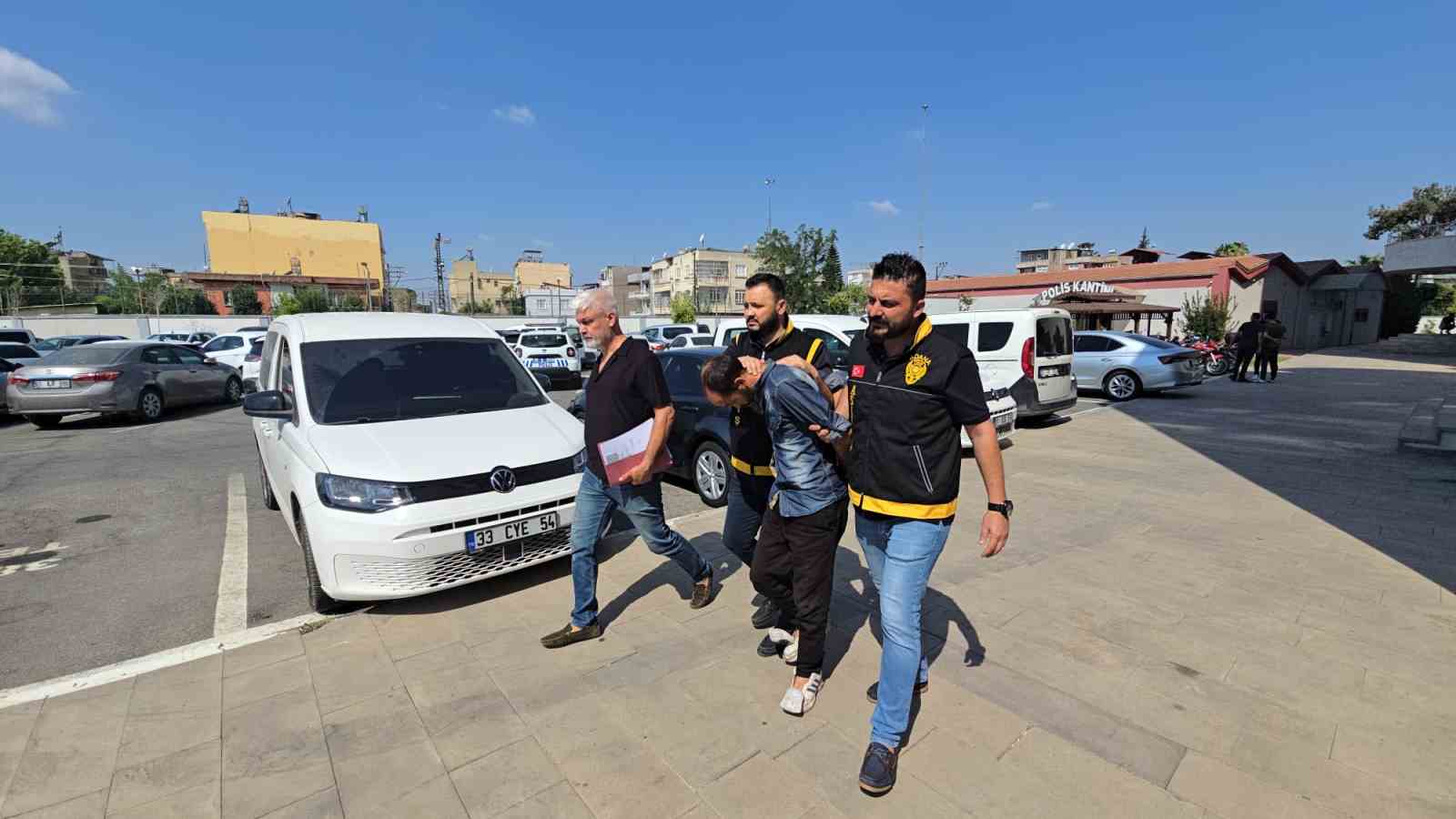 Gündüz vakti bisiklet çaldı, yakalanınca 