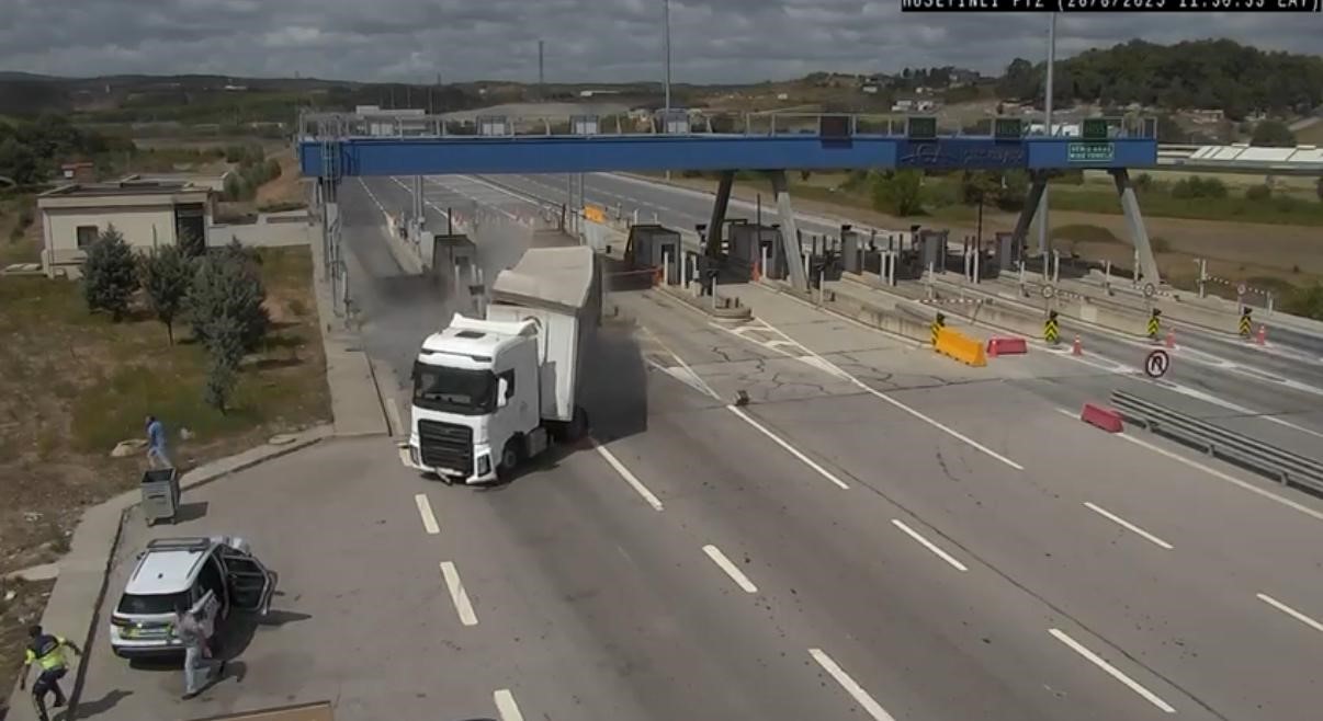 Çekmeköy’deki tır kazası güvenlik kamerasına yansıdı