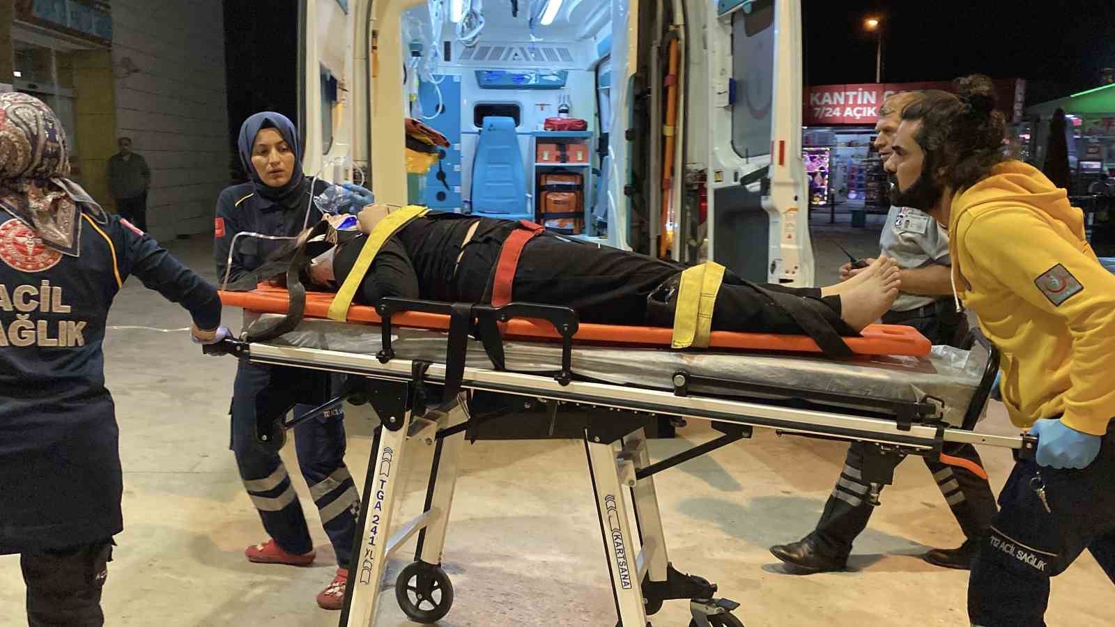 Bursa’da 3. kattan düşen genç kız ağır yaralandı