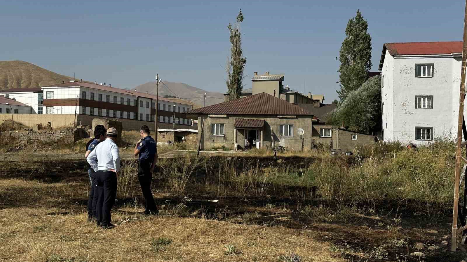 Yüksekova’da anız yangını paniğe yol açtı