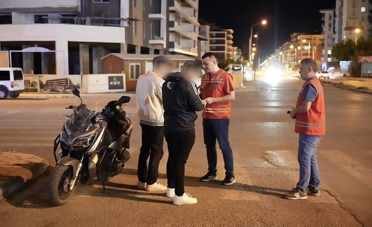 Isparta’da gece denetiminde 11 araca ceza kesildi