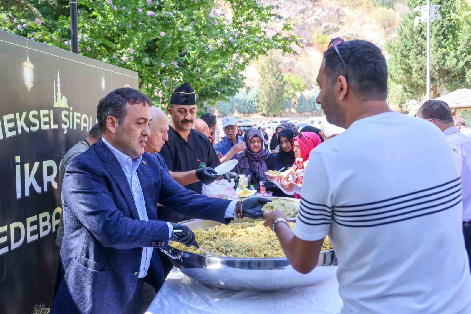 Şeyh Edebali Külliyesi’nde şifalı pilav etkinliği devam ediyor