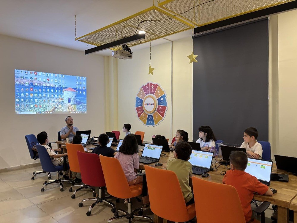 Bilim Sincan’da yaz dolu dolu geçiyor