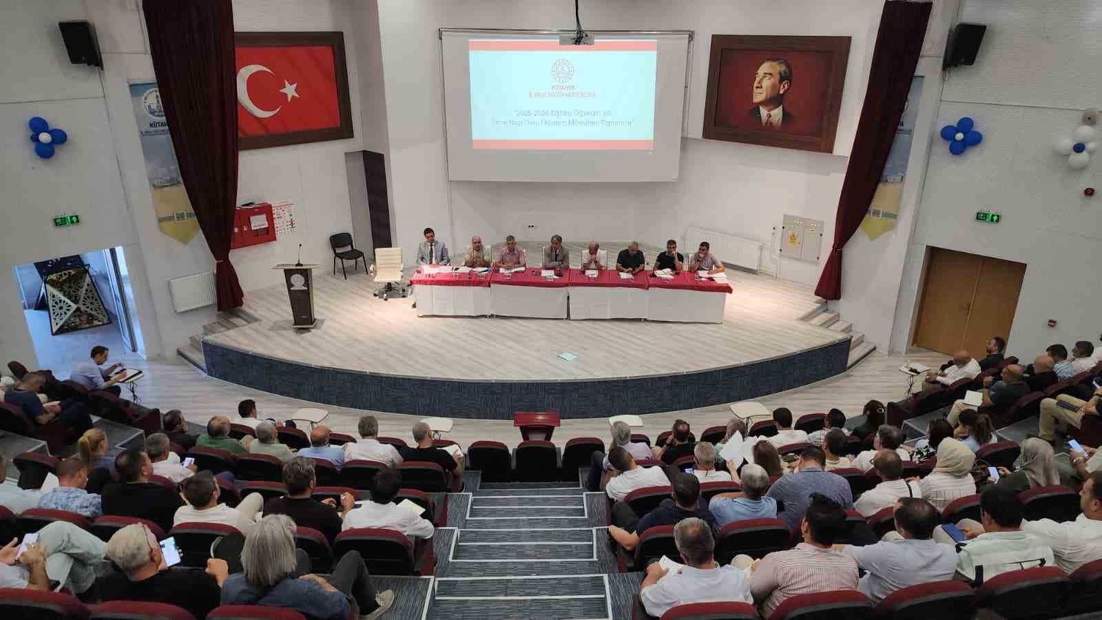 Kütahya’da 2025-2026 Eğitim Öğretim Yılı Sene Başı Toplantısı yapıldı