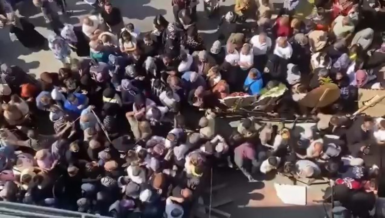 İndirim değil, eziyet kuyruğu