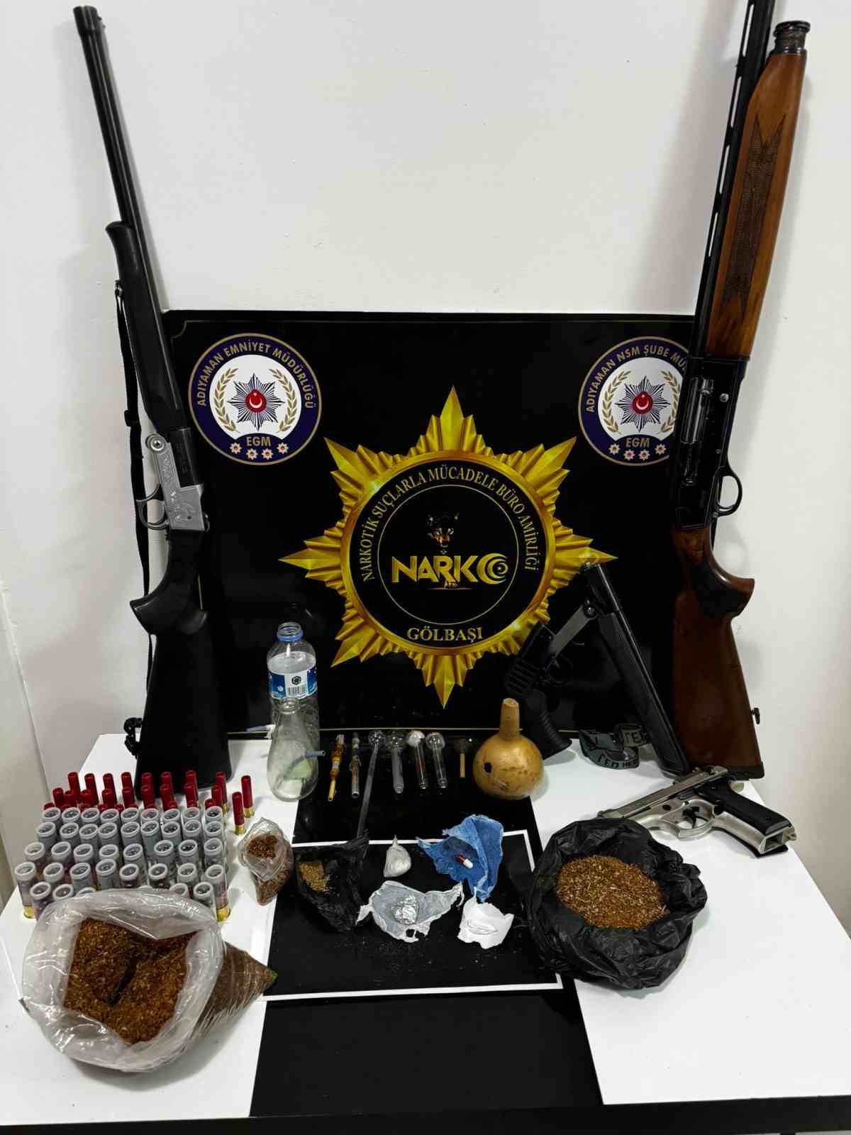 Uyuşturucu operasyonunda çok sayıda madde ve silah ele geçirildi