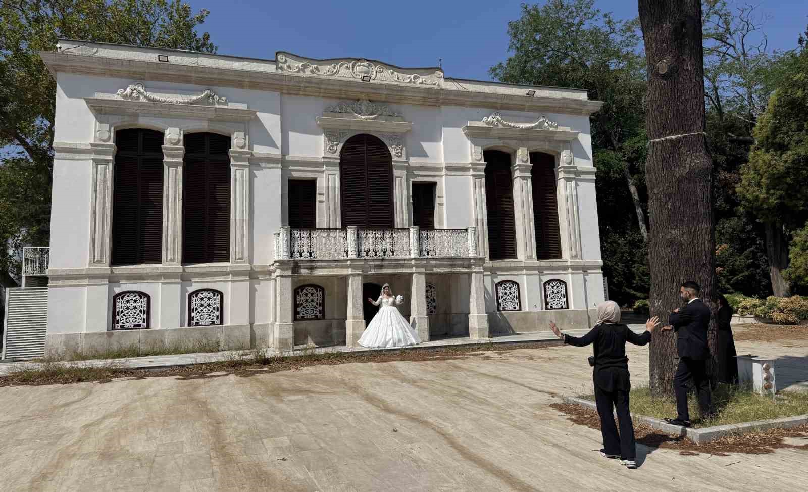 Yıldız Parkı’ndaki tarihi kasırlar evlenenlerin fotoğraf platosu oldu