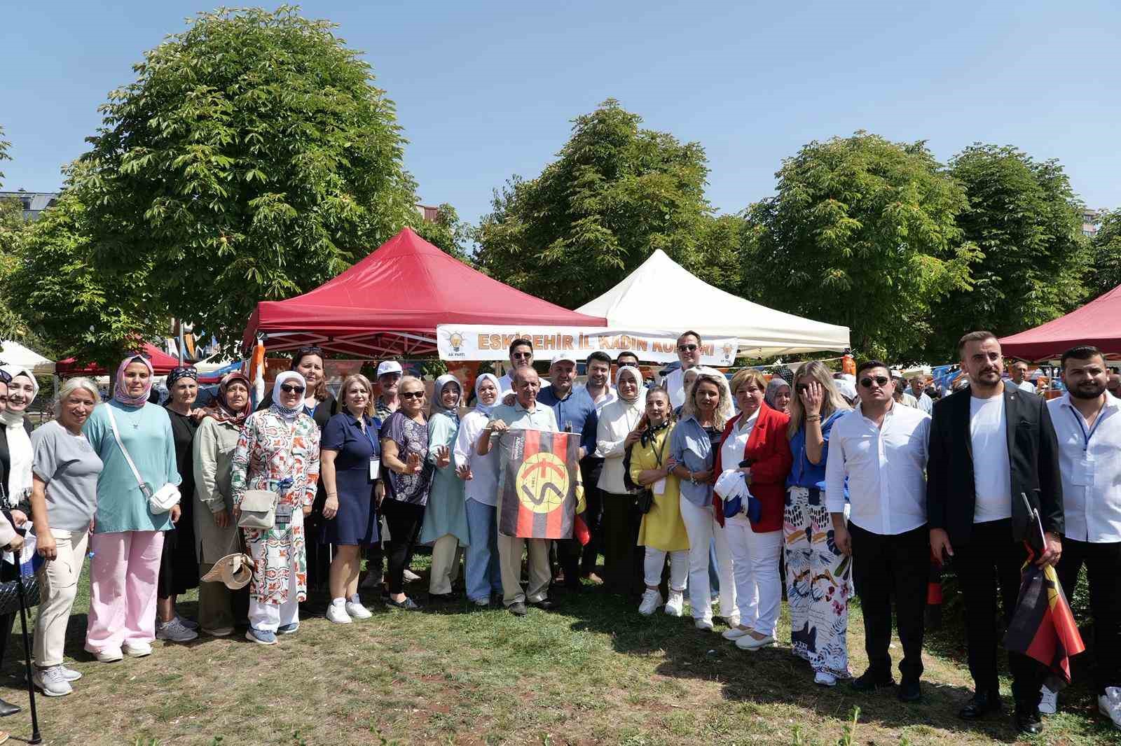 AK Parti’nin 24’üncü kuruluş yıl dönümü sebebiyle pinnik düzenlendi