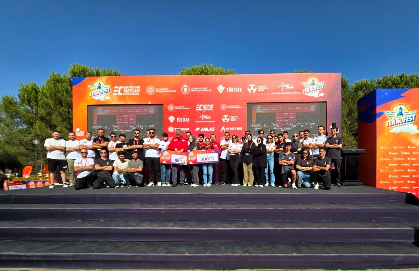 SUBÜ’ye elektrikli araç yarışlarında 3 ödül