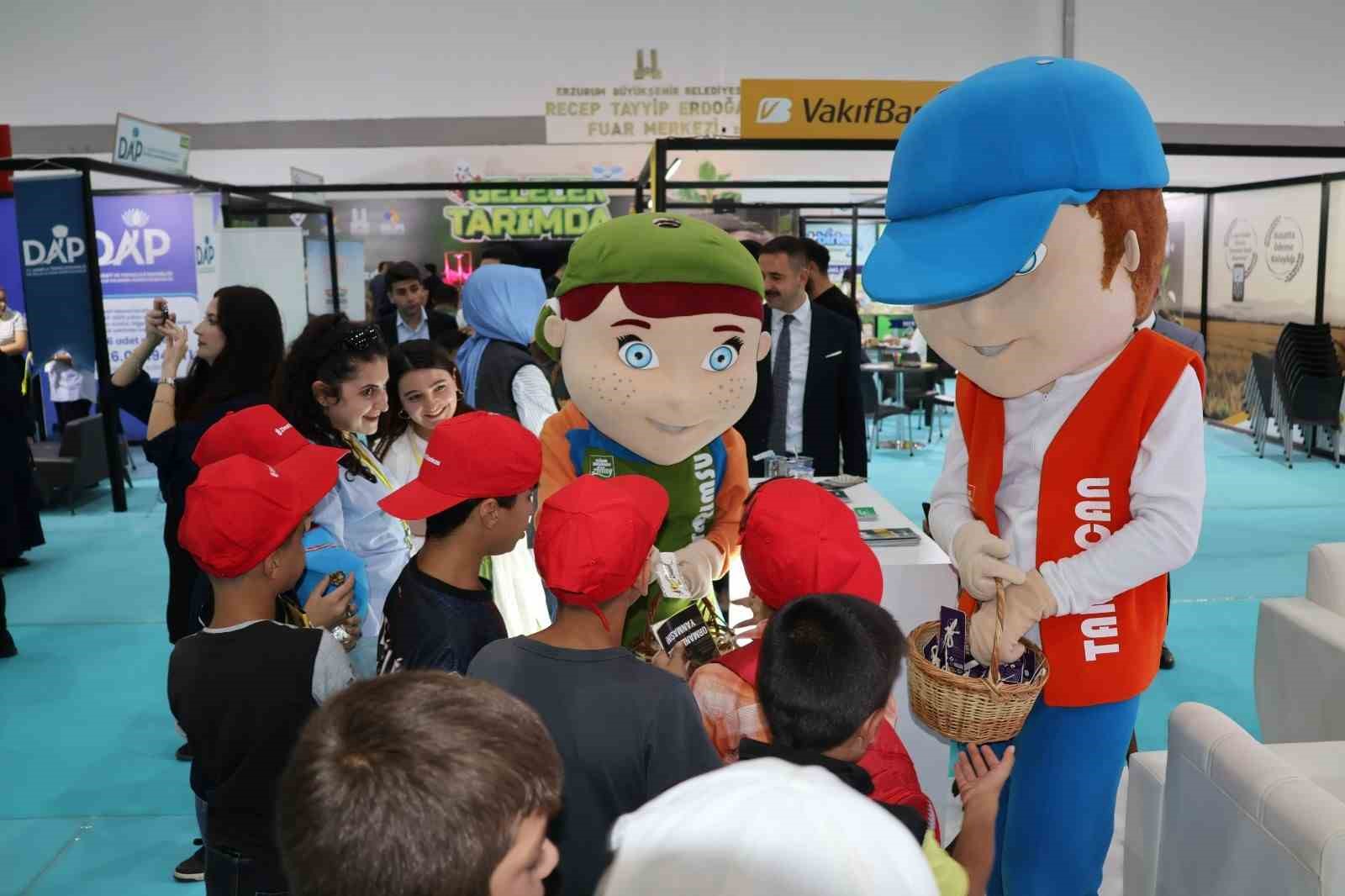 Devlet korumasındaki çocuklar tarım ve hayvancılık fuarına katıldı