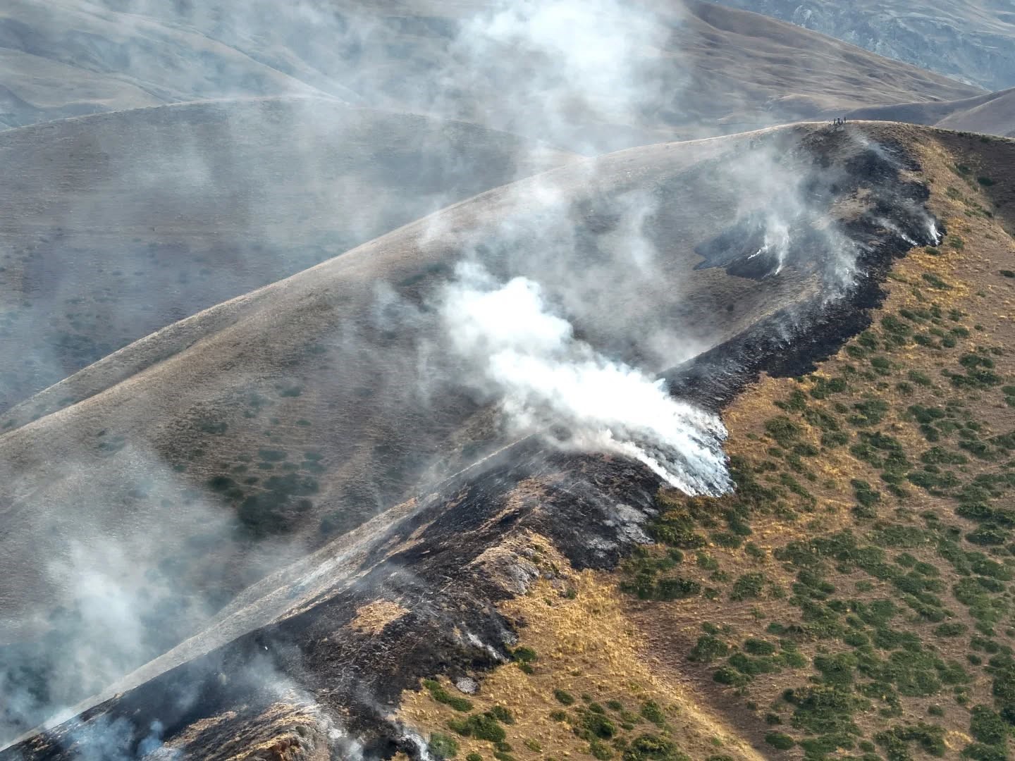 Bayburt’ta örtü yangını söndürüldü