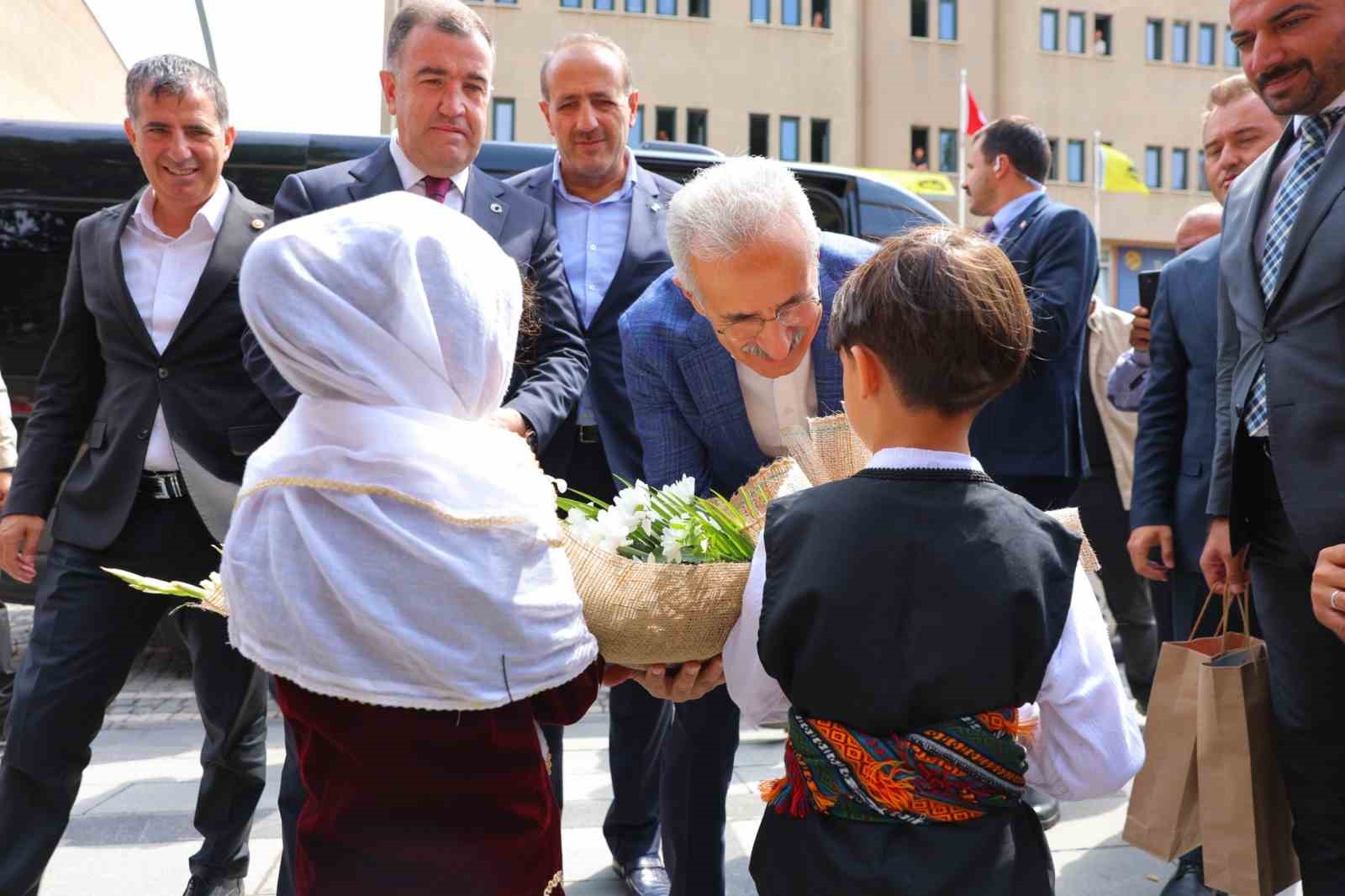 Ulaştırma ve Altyapı Bakanı Uraloğlu Bayburt’ta