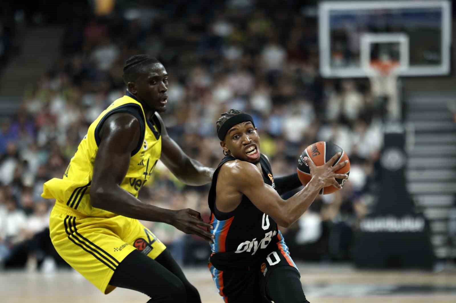 Fenerbahçeli Jilson Bango’nun ön çapraz bağında yırtık tespit edildi