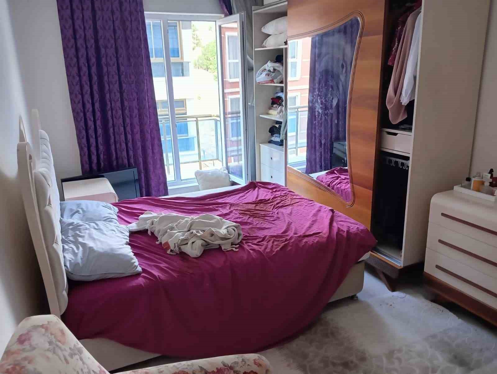 Psikolojik rahatsızlığı olduğu iddia edilen baba iki oğlunu bıçakla yaraladıktan sonra intihara kalkıştı