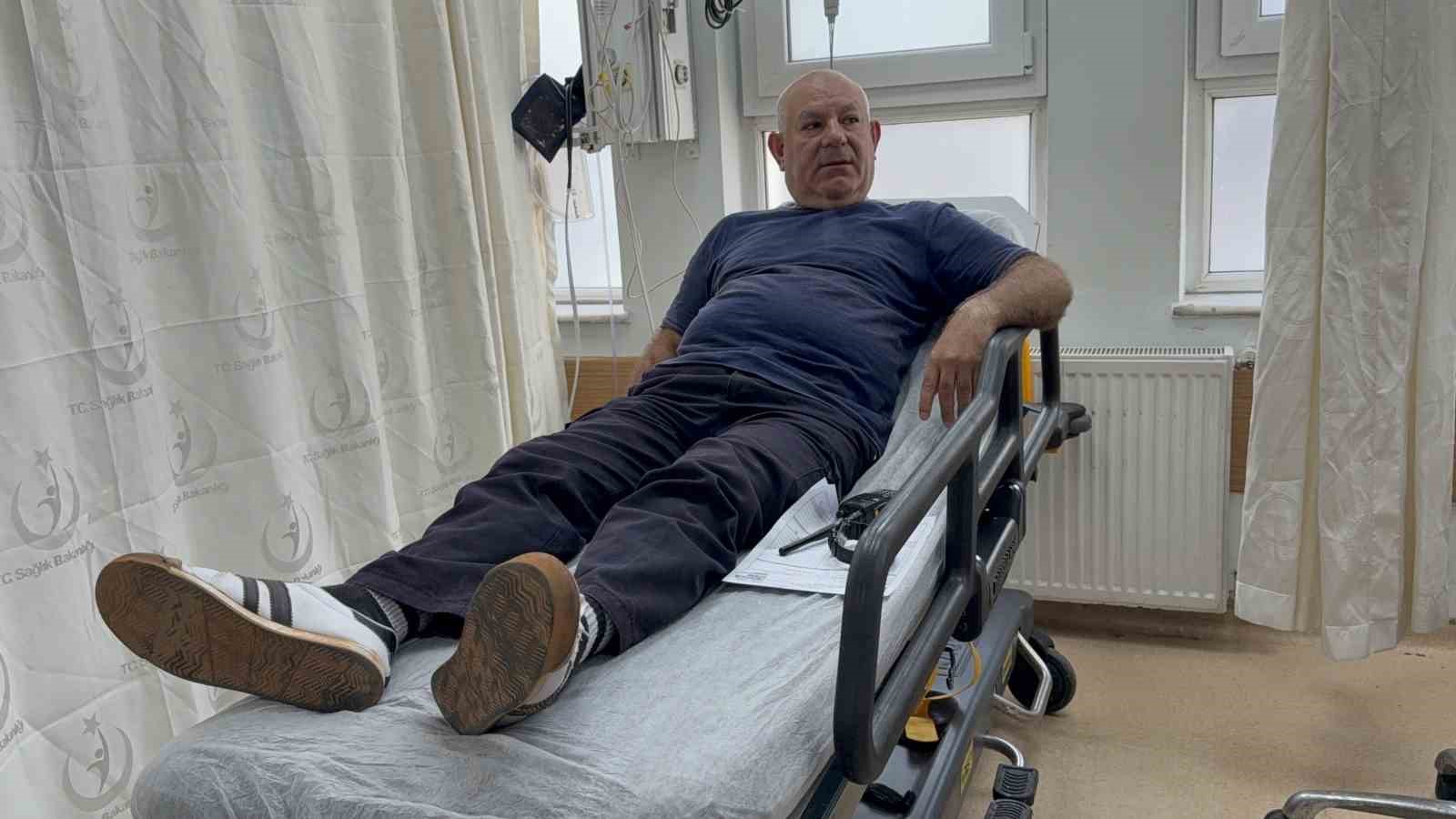 Darbedilen kadını kurtarmak isterken kendisi saldırıya uğradı