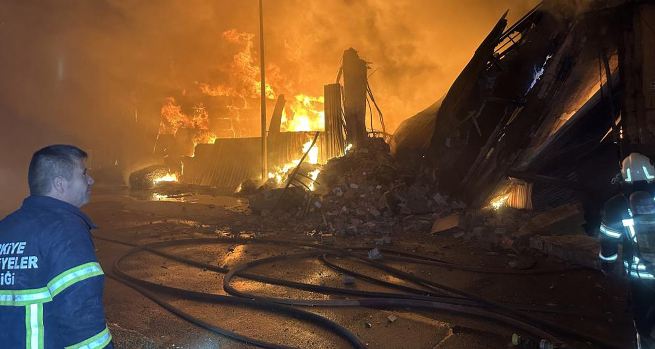 Tekstil deposu ve fabrikada yangın