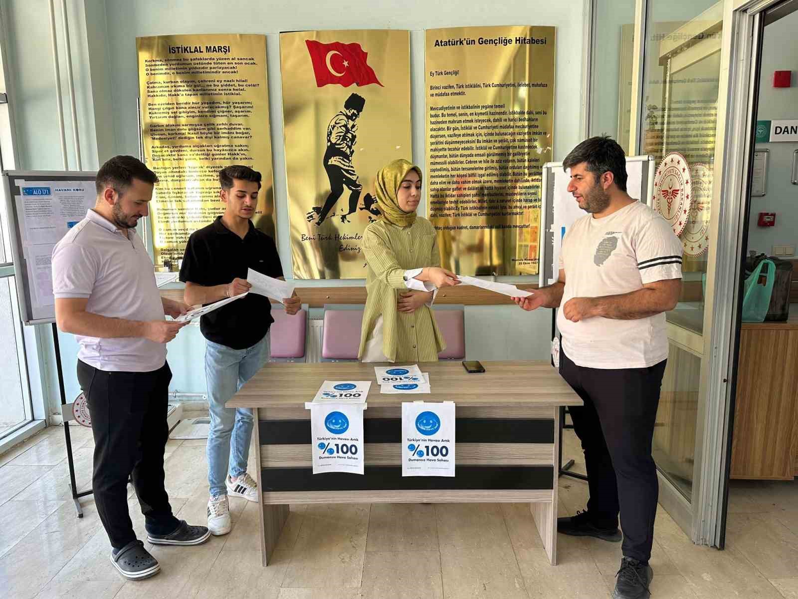 Derecik Devlet Hastanesi’nde tütünsüz yaşama destek standı açıldı