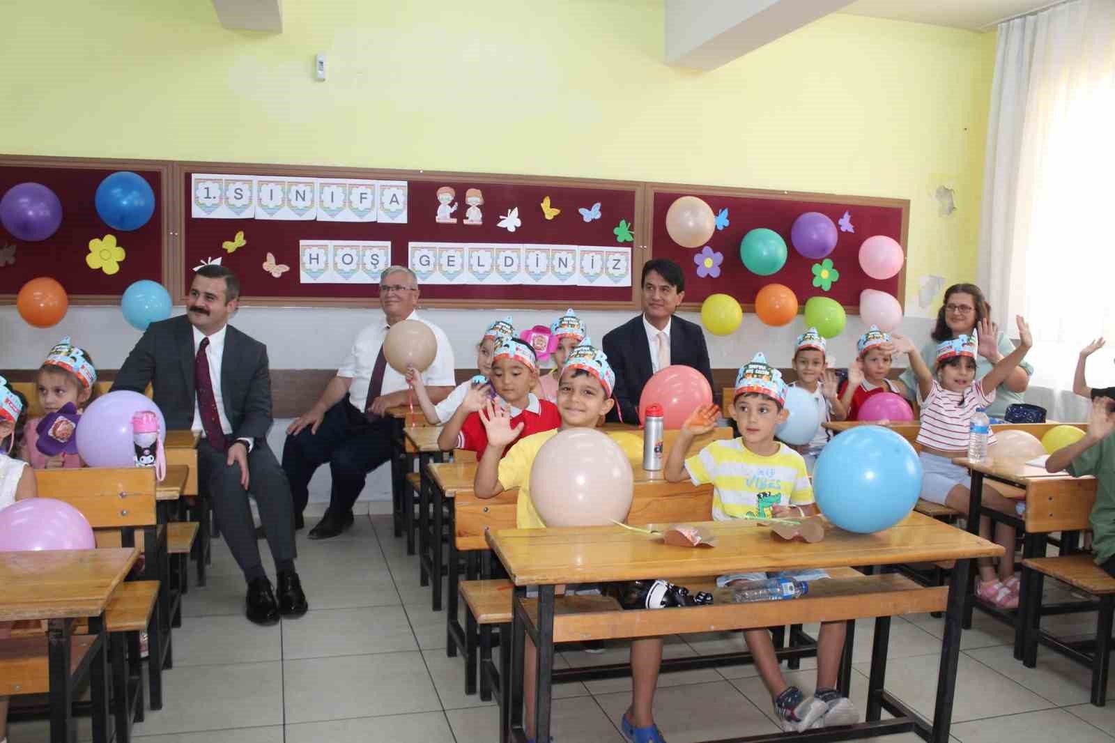 Köyceğiz Kaymakamı Kumcu, uyum haftası kapsamında öğrencilerle buluştu