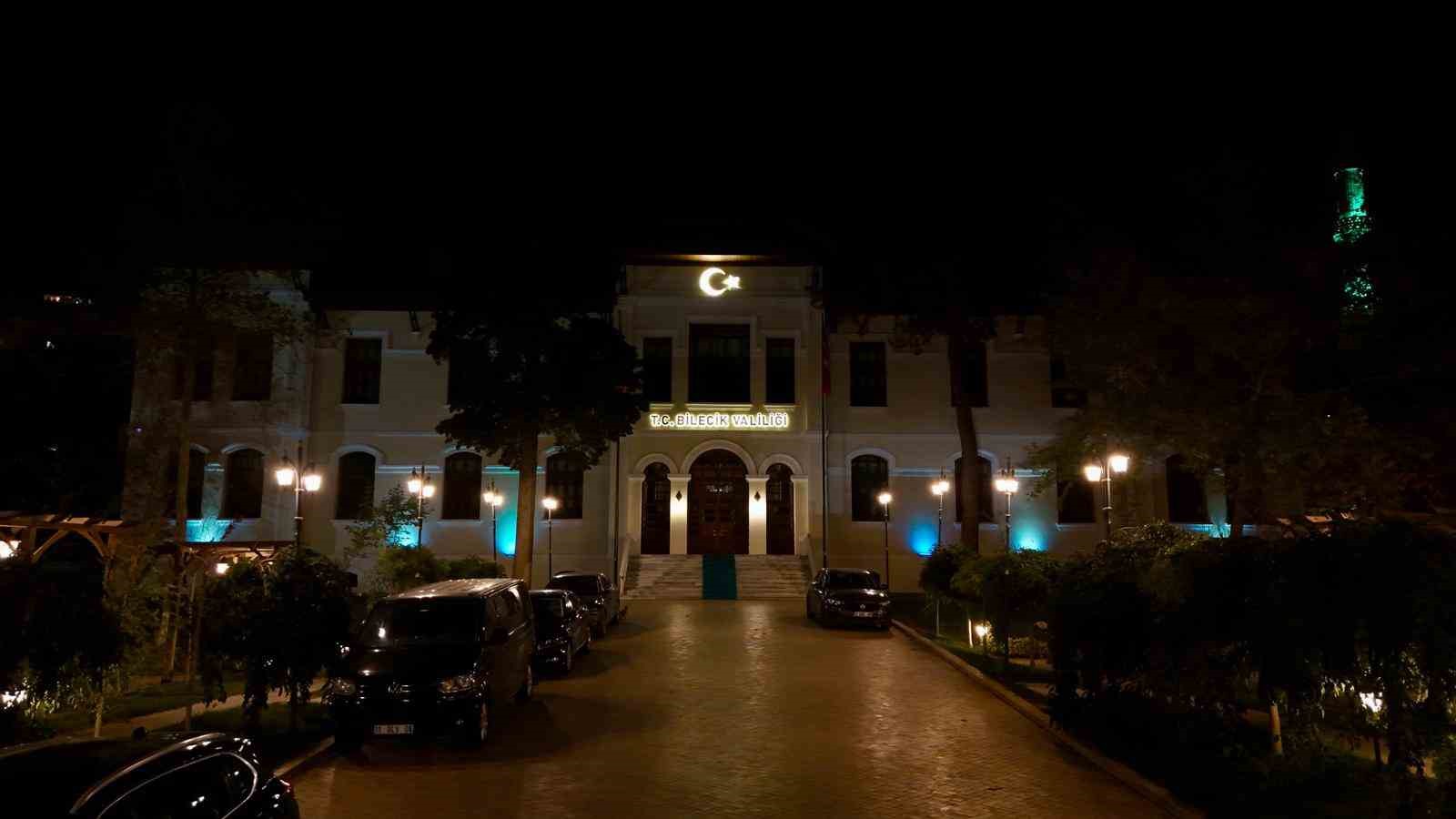 Dumansız bir hayat için Bilecik Valiliğinden mavi ışık