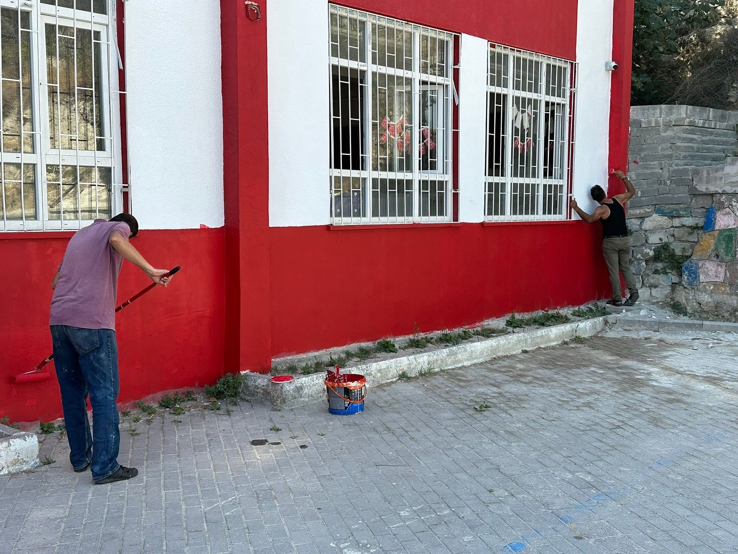 Kuşadası’nda okullar Denetimli Serbestlik iş birliğiyle yenilendi